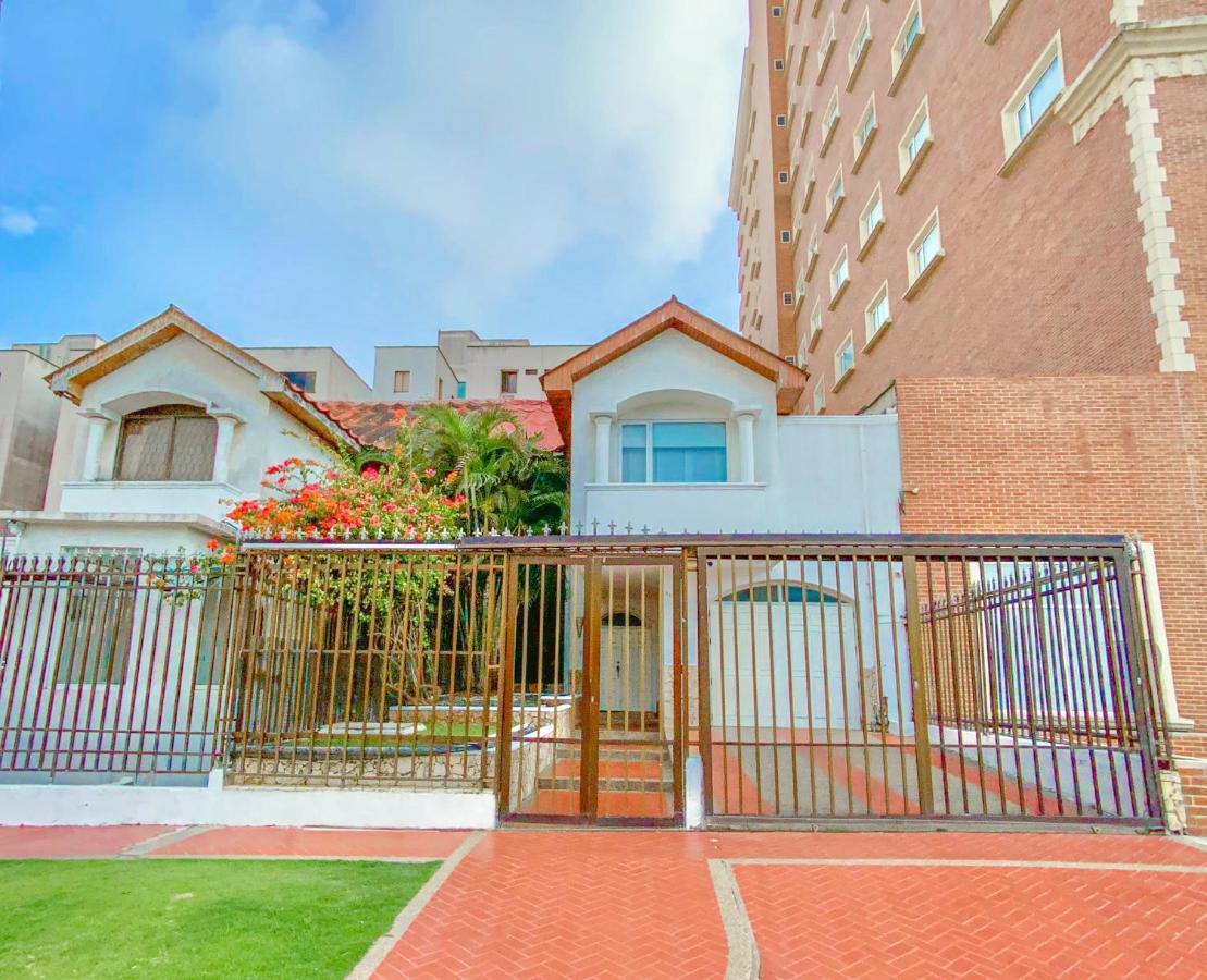 Three-Bedroom House,1414366001:JPEG